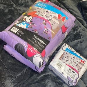 🆕 Minnie Mouse full comforter and sheet set